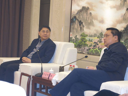 重慶銅梁區(qū)區(qū)委書記陳勇與我院國家高新區(qū)調(diào)研組專家親切會(huì)晤