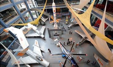 鼓勵引導(dǎo)社會、金融資本投入航空產(chǎn)業(yè)