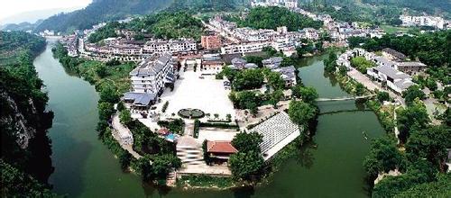 加快培育特色小鎮(zhèn)，著力搭建發(fā)展平臺(tái)