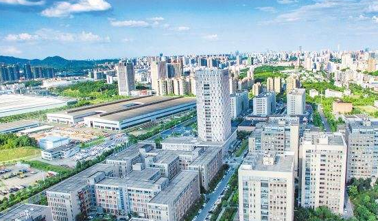 強(qiáng)產(chǎn)業(yè)優(yōu)服務(wù)，跑出發(fā)展加速度——雨花經(jīng)開(kāi)區(qū)加快轉(zhuǎn)型升級(jí)